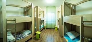 Хостелы Hostel Nomad 4x4 Нур-Султан Спальное место на двухъярусной кровати в общем номере для мужчин и женщин-1